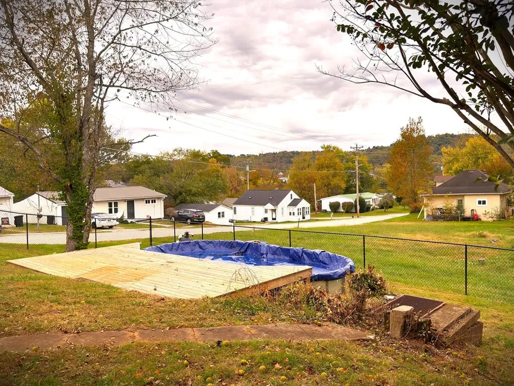 503 W 3rd Street Livingston TN 38570