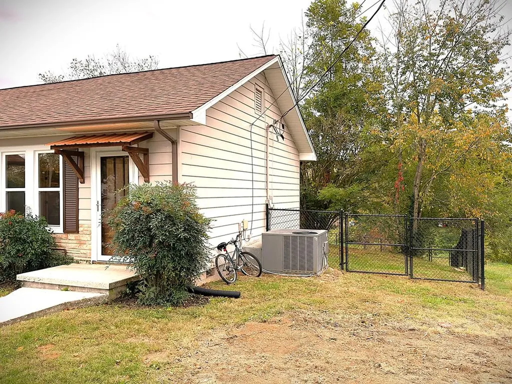 503 W 3rd Street Livingston TN 38570