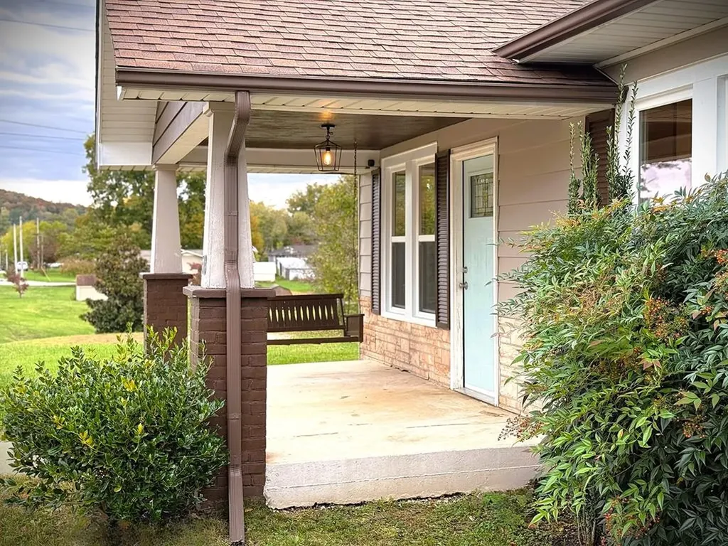 503 W 3rd Street Livingston TN 38570