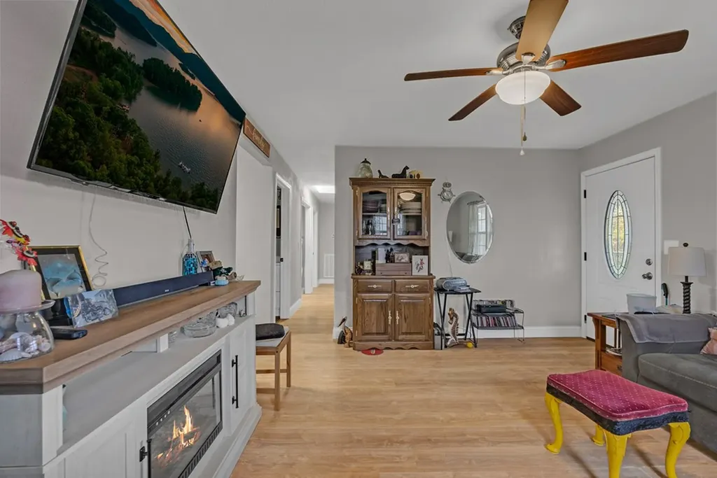 921 Barney Holt Jamestown TN 38556