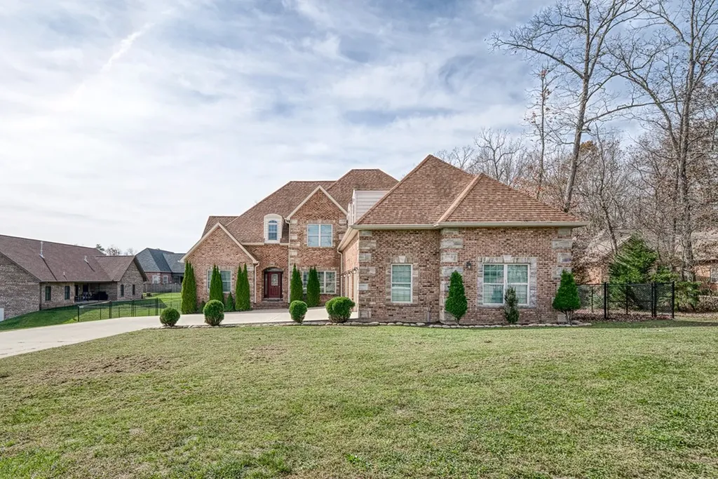 39 N Riverview Lane Crossville TN 38555