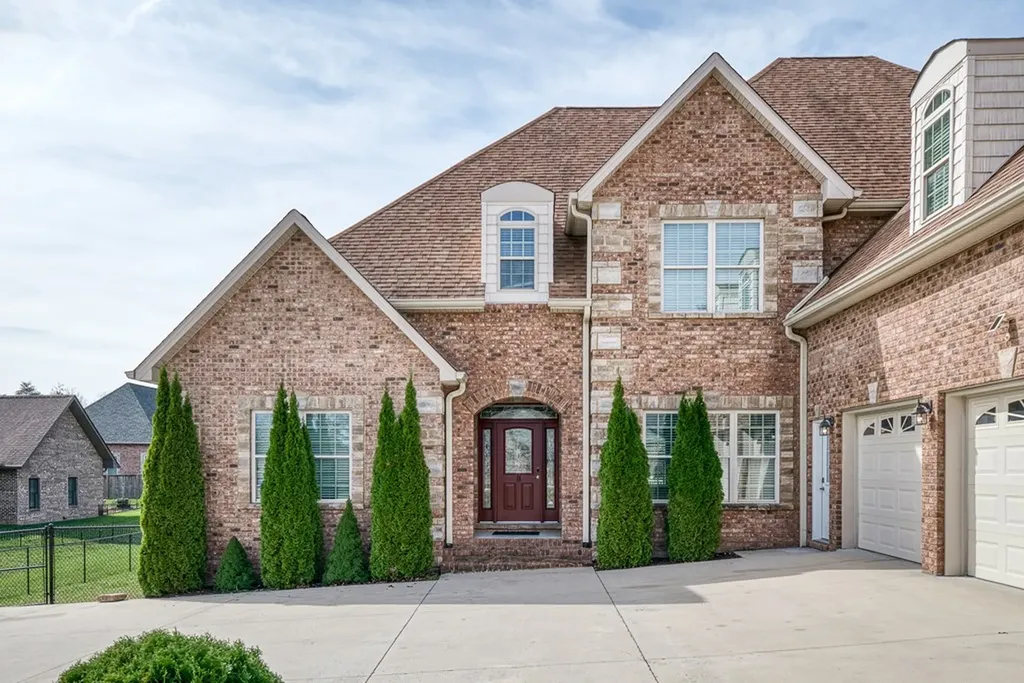 39 N Riverview Lane Crossville TN 38555