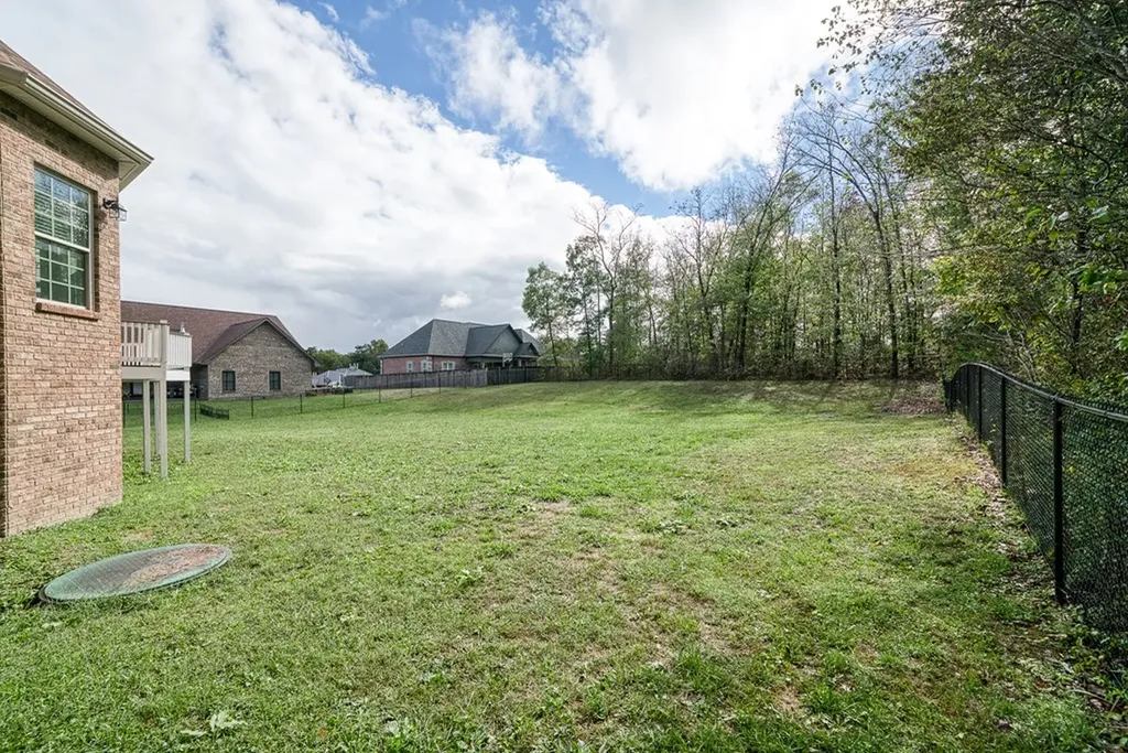 39 N Riverview Lane Crossville TN 38555