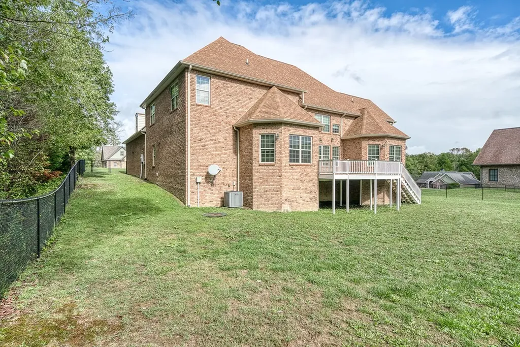 39 N Riverview Lane Crossville TN 38555