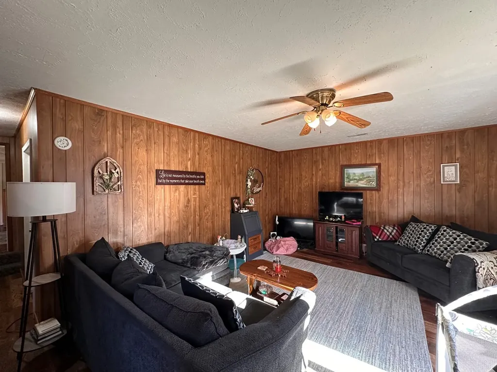 1141 Nick Road Pall Mall TN 38577