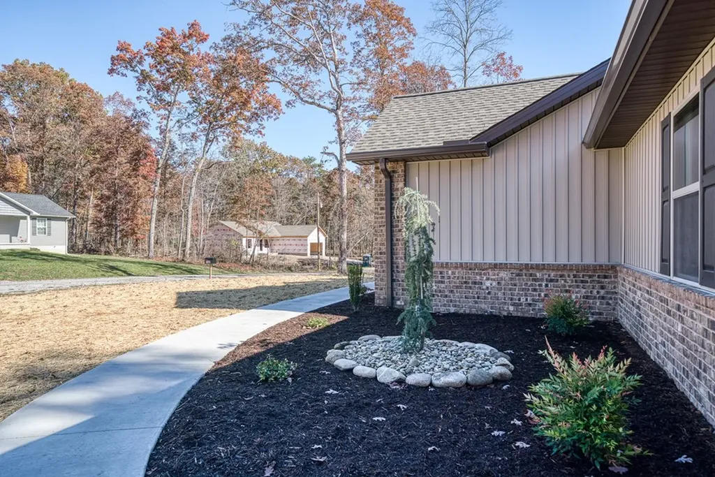 1001 Grey Eagle Drive Crossville TN 38572