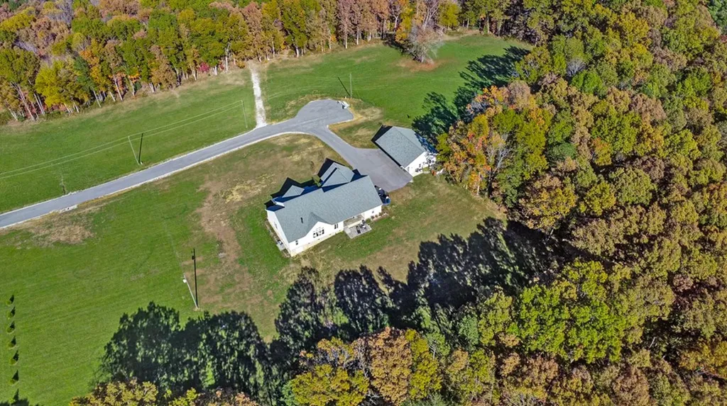 422 Peach Lane Jamestown TN 38556