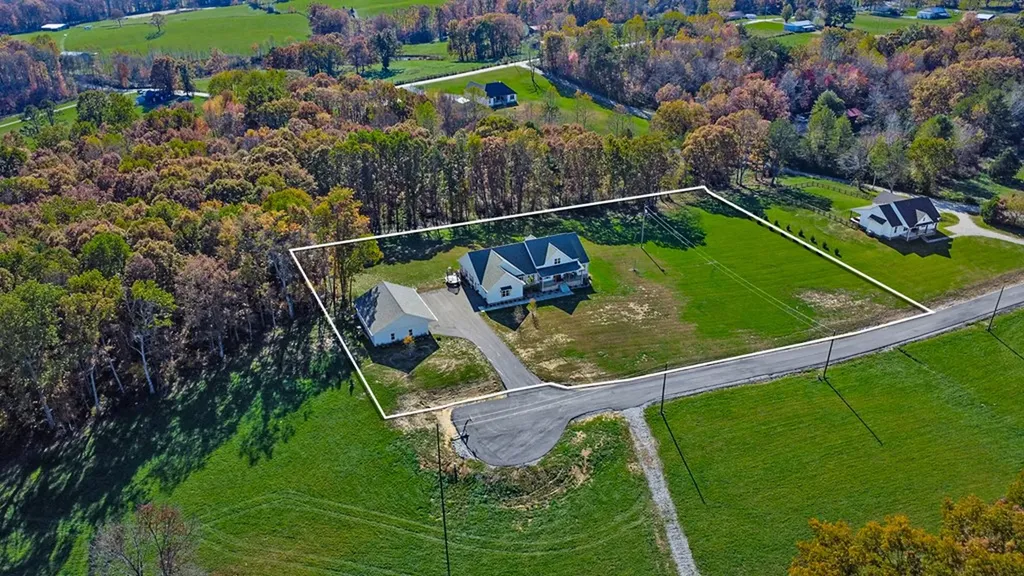 422 Peach Lane Jamestown TN 38556