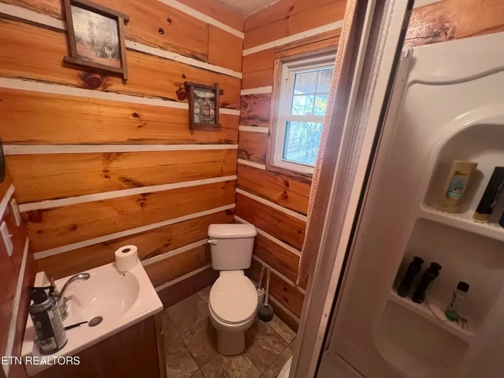 5616 E Port Dock Road Alpine TN 38546