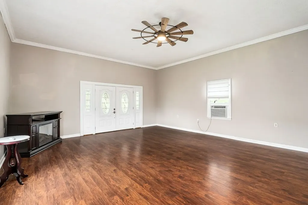 817 Peach Drive Livingston TN 38570