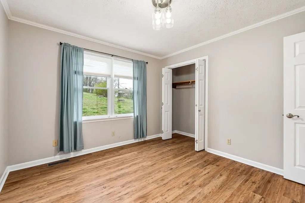 817 Peach Drive Livingston TN 38570