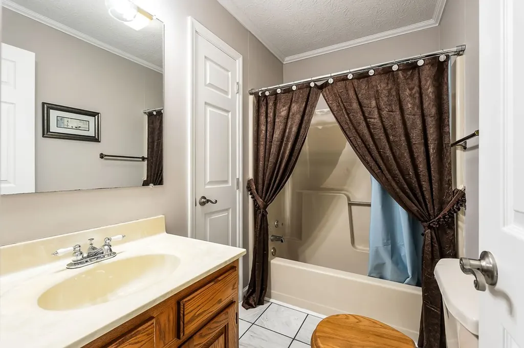 817 Peach Drive Livingston TN 38570