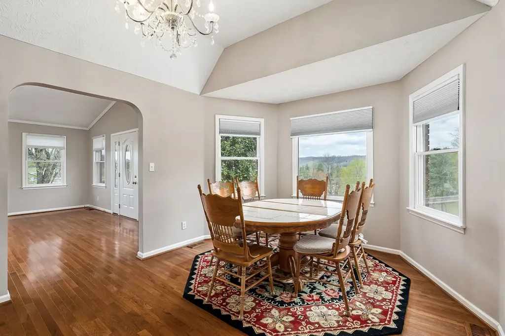 817 Peach Drive Livingston TN 38570