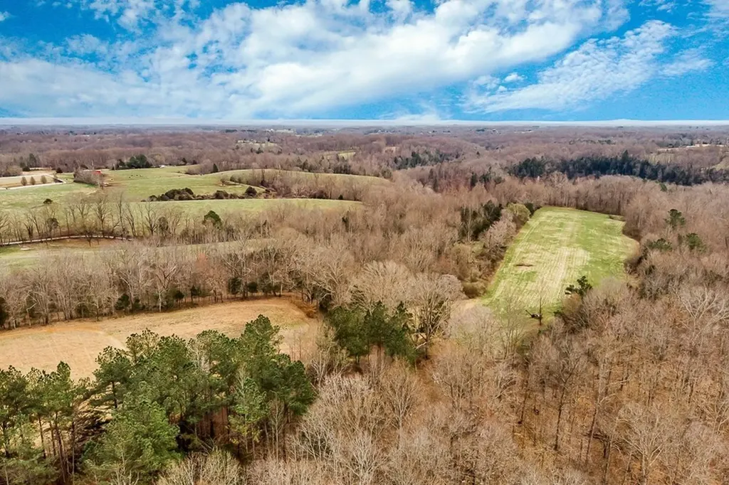 2585 Pow Road Baxter TN 38544