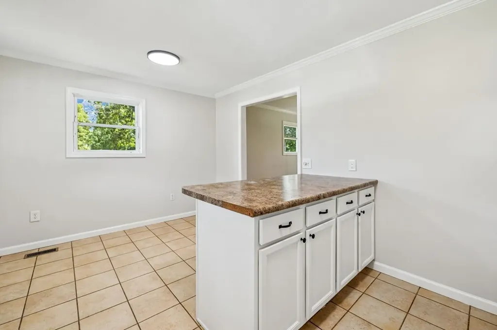 2585 Pow Road Baxter TN 38544