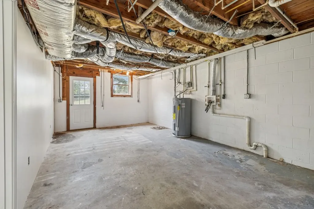 2585 Pow Road Baxter TN 38544