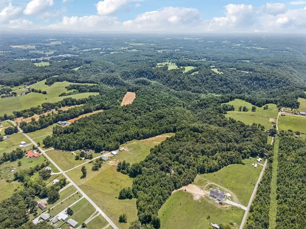 2585 Pow Road Baxter TN 38544