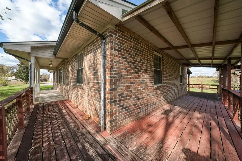 140 Js Dairy Lane Monroe TN 38573