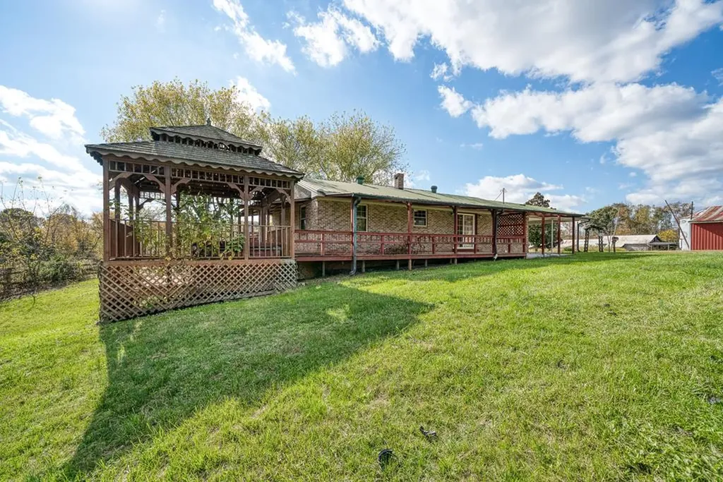 140 Js Dairy Lane Monroe TN 38573