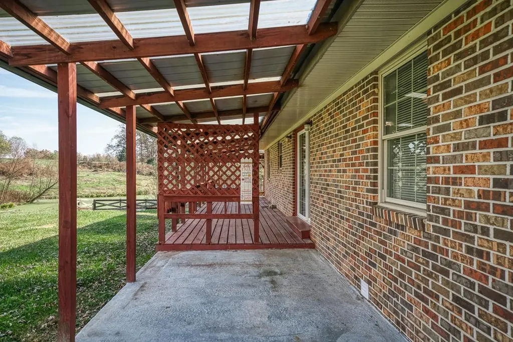 140 Js Dairy Lane Monroe TN 38573