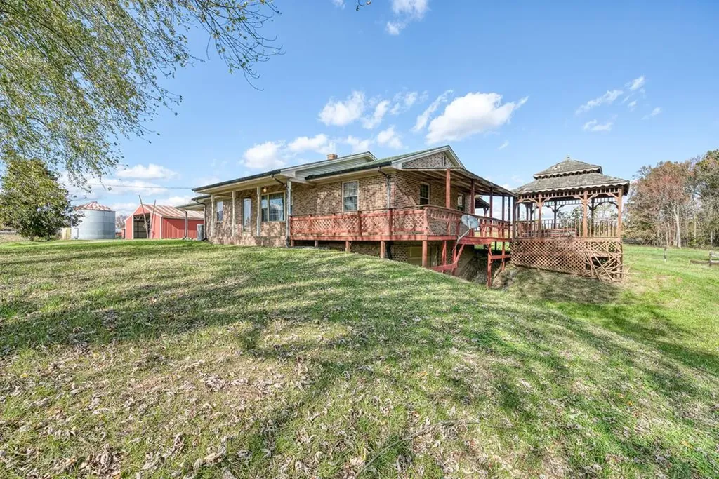 140 Js Dairy Lane Monroe TN 38573