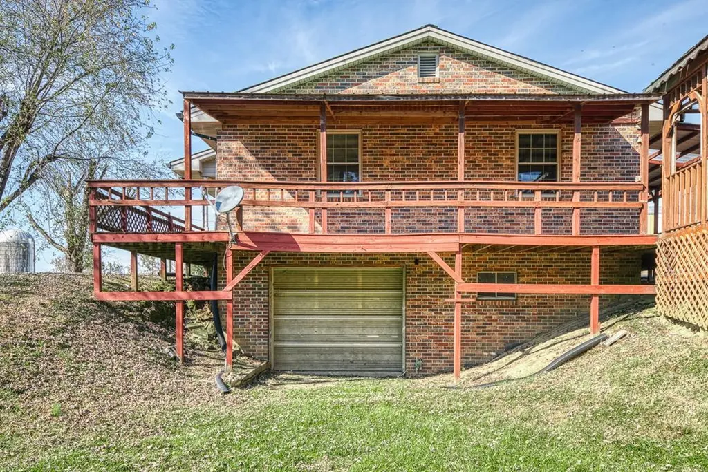 140 Js Dairy Lane Monroe TN 38573