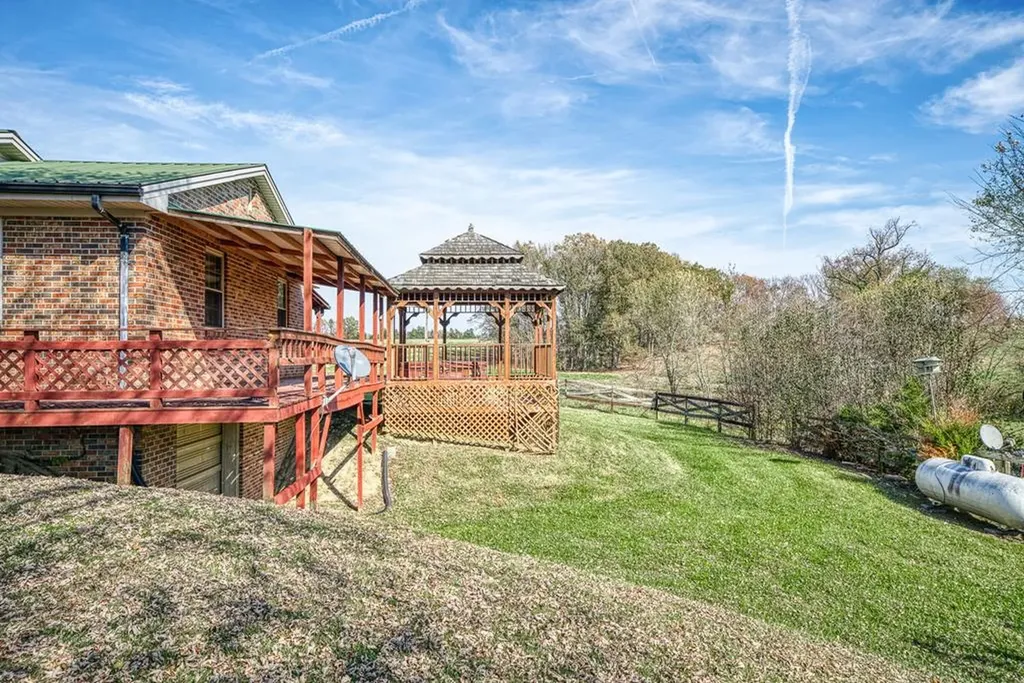 140 Js Dairy Lane Monroe TN 38573