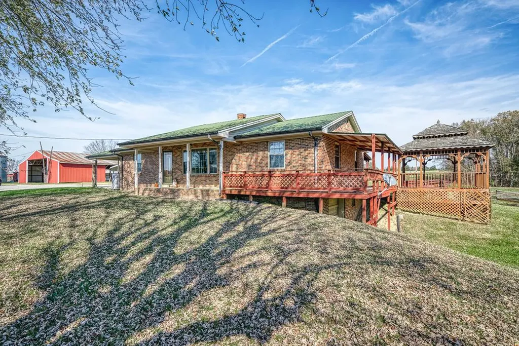 140 Js Dairy Lane Monroe TN 38573