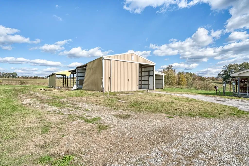 140 Js Dairy Lane Monroe TN 38573