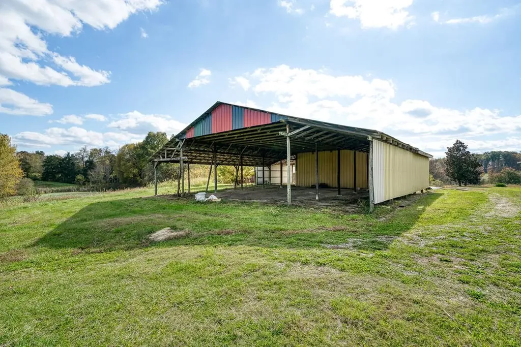 140 Js Dairy Lane Monroe TN 38573