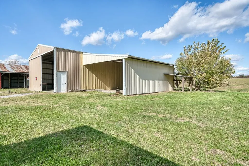 140 Js Dairy Lane Monroe TN 38573