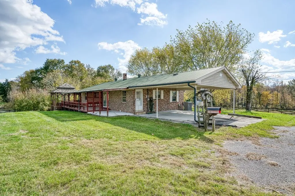 140 Js Dairy Lane Monroe TN 38573