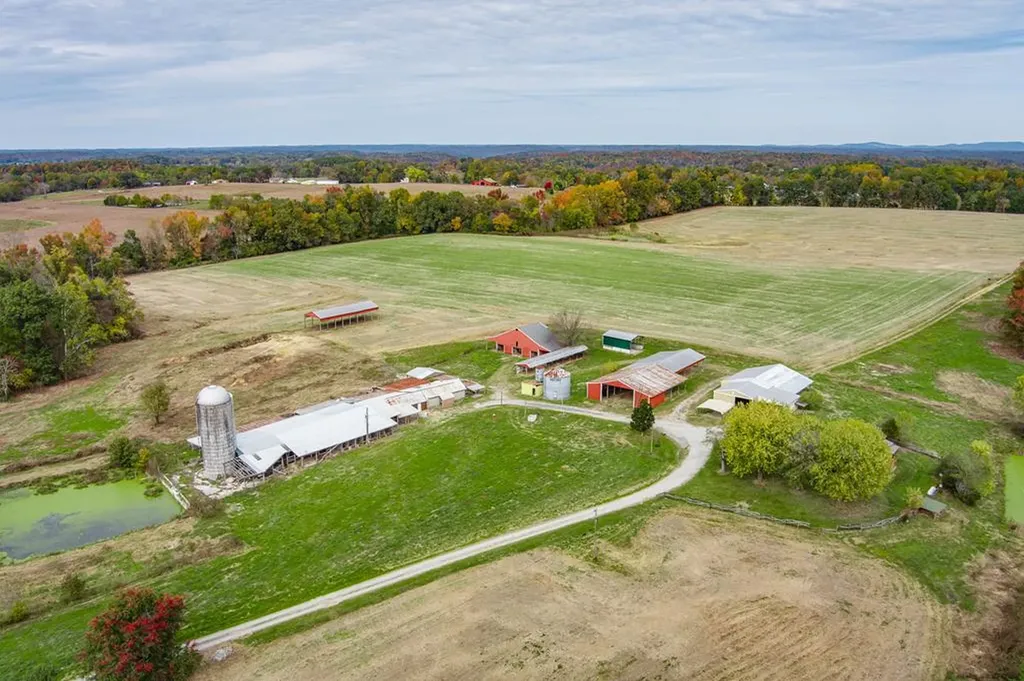 140 Js Dairy Lane Monroe TN 38573