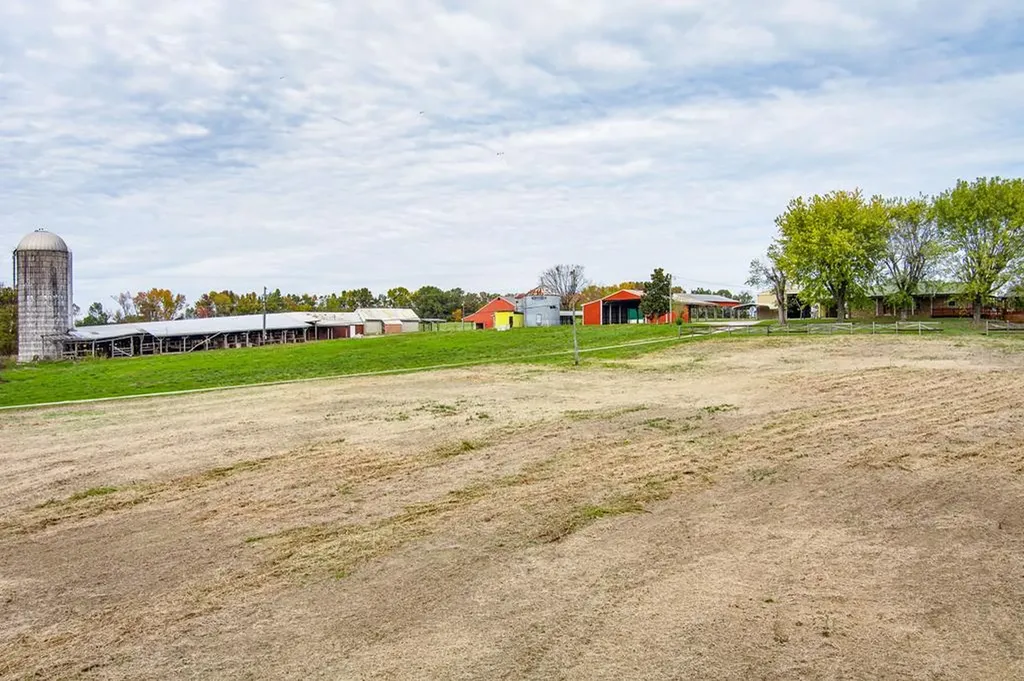 140 Js Dairy Lane Monroe TN 38573