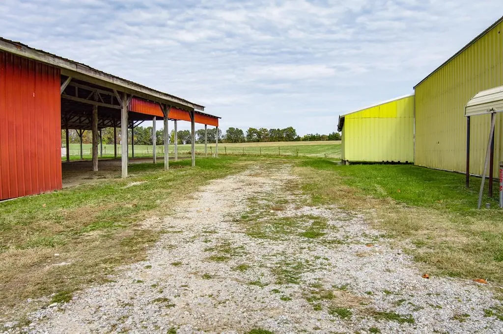 140 Js Dairy Lane Monroe TN 38573