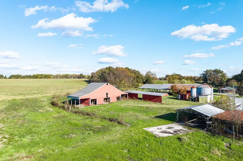 140 Js Dairy Lane Monroe TN 38573