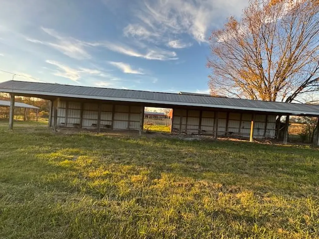 140 Js Dairy Lane Monroe TN 38573