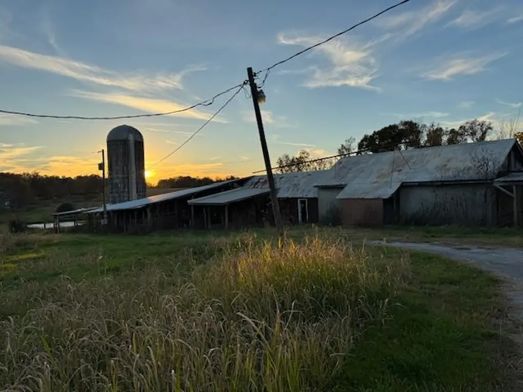 140 Js Dairy Lane Monroe TN 38573