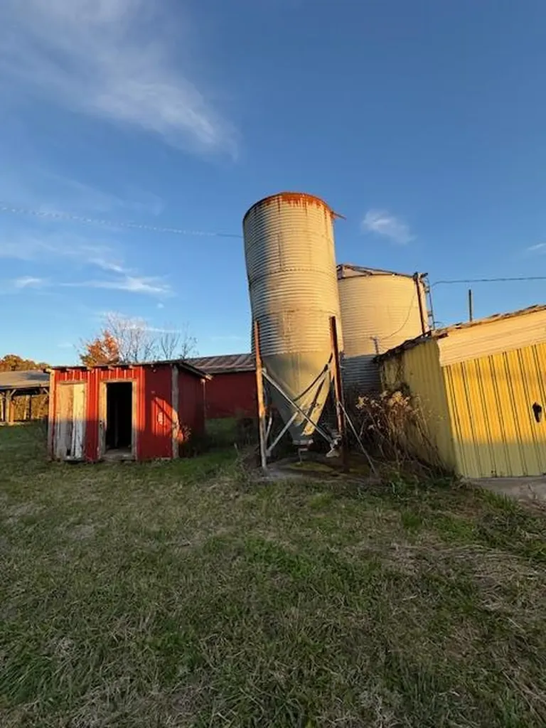 140 Js Dairy Lane Monroe TN 38573