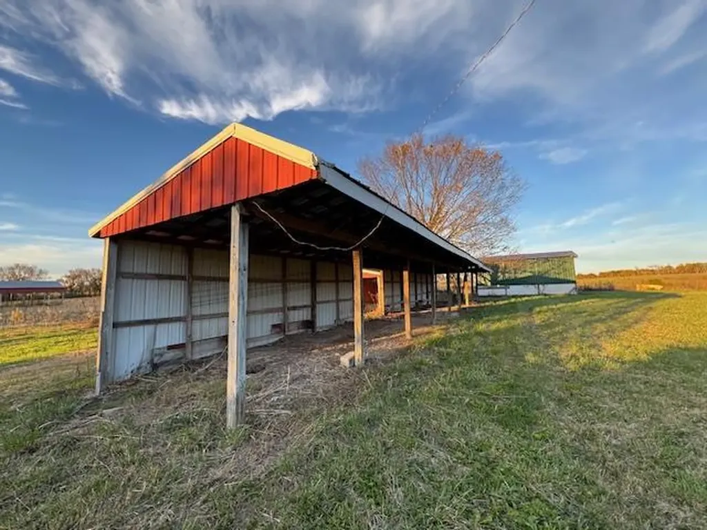 140 Js Dairy Lane Monroe TN 38573