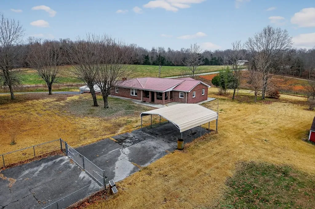850 Wesley Chapel Road Sparta TN 38583