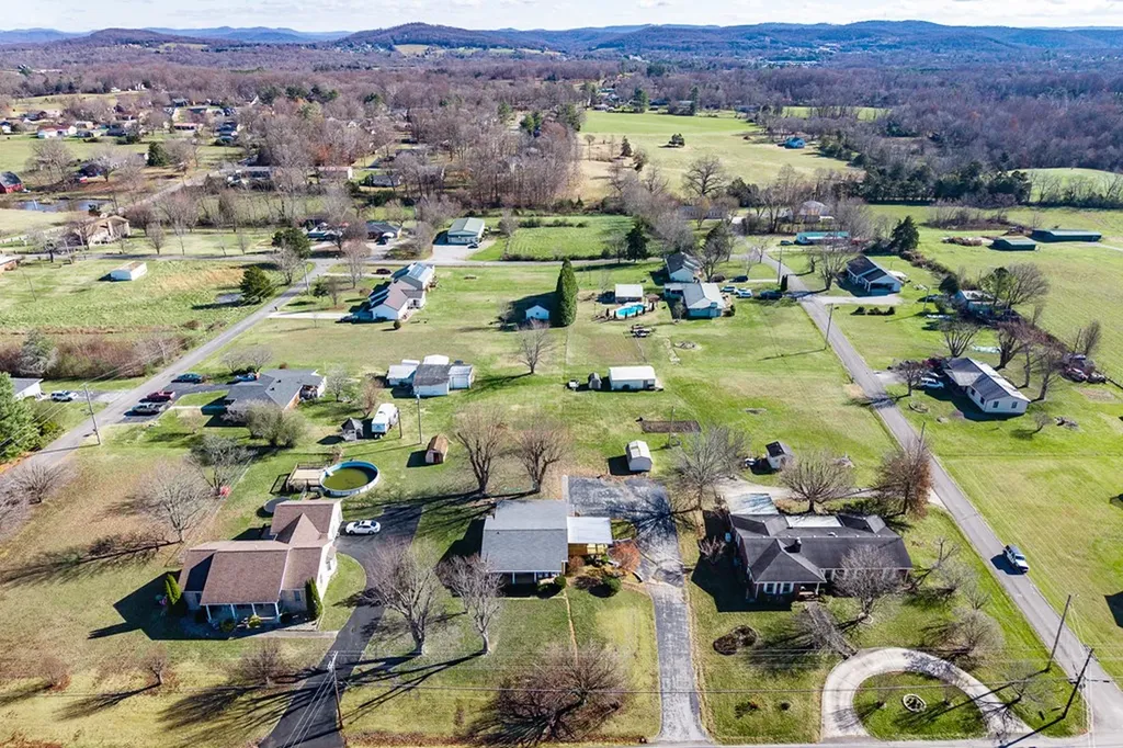 3323 Fisk Road Cookeville TN 38506