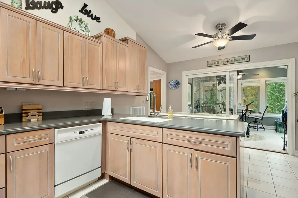122 Pineridge Loop Crossville TN 38558
