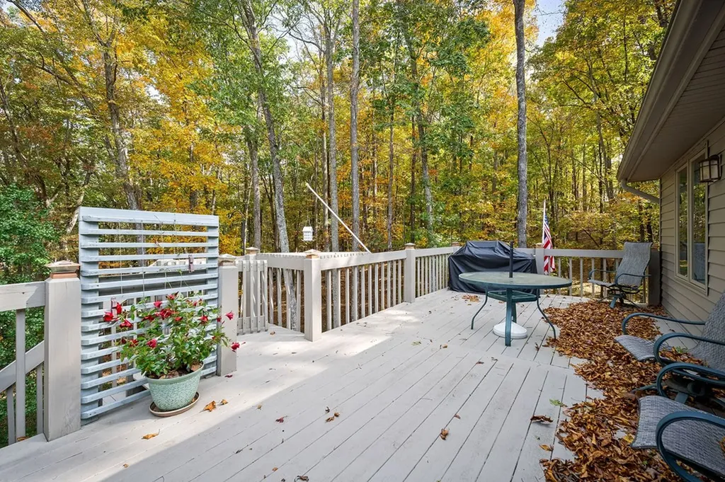122 Pineridge Loop Crossville TN 38558