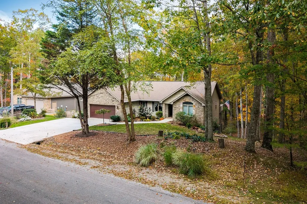 122 Pineridge Loop Crossville TN 38558