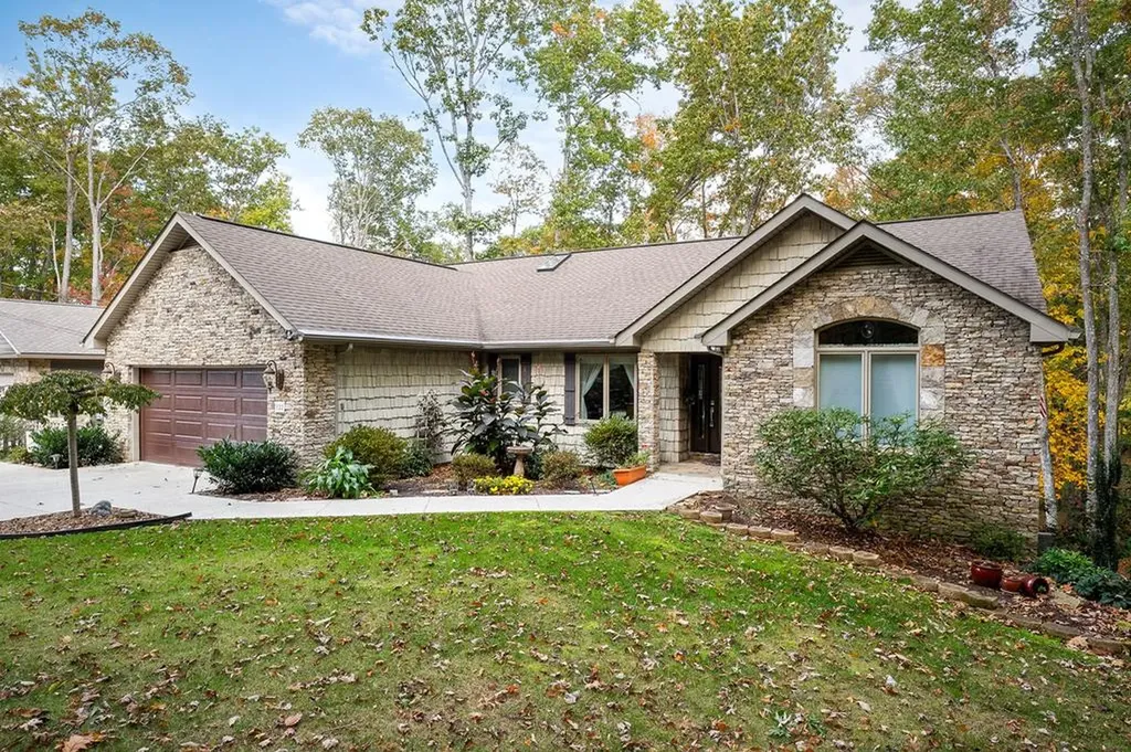 122 Pineridge Loop Crossville TN 38558