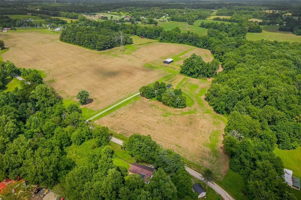 1790 Coon Hunt Road Baxter TN 38544-5103