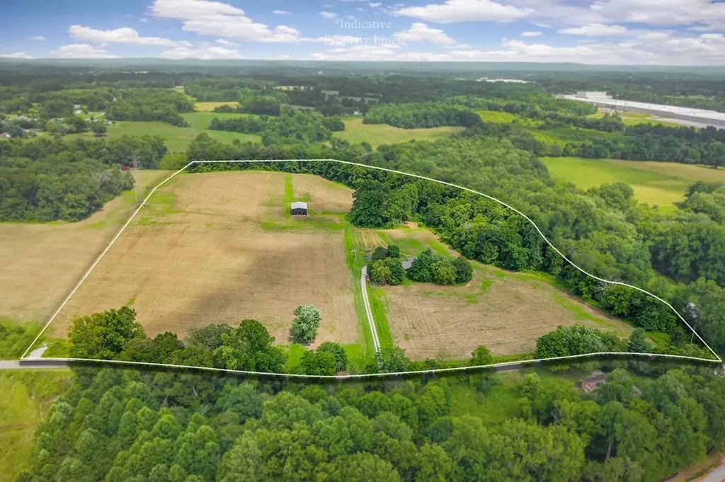 1790 Coon Hunt Road Baxter TN 38544-5103