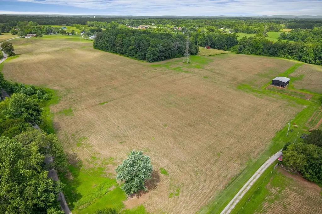 1790 Coon Hunt Road Baxter TN 38544-5103