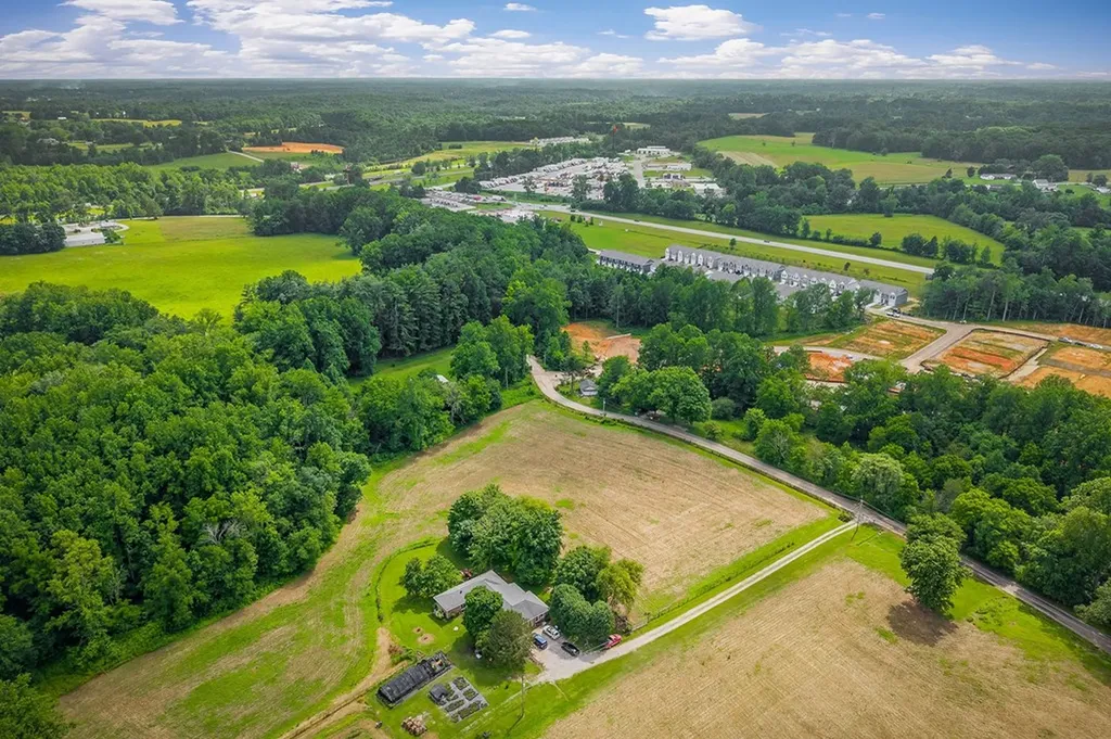 1790 Coon Hunt Road Baxter TN 38544-5103